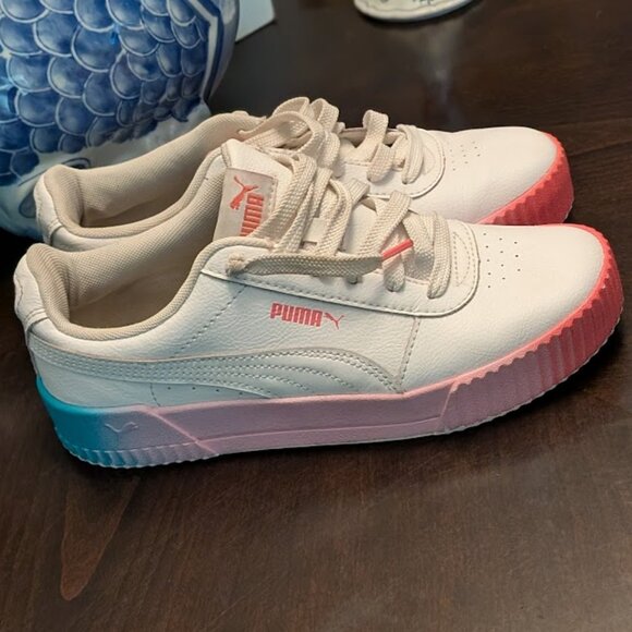 P10 PUMA Carina 2.0 Leather Sneakers - Picture 9 of 10